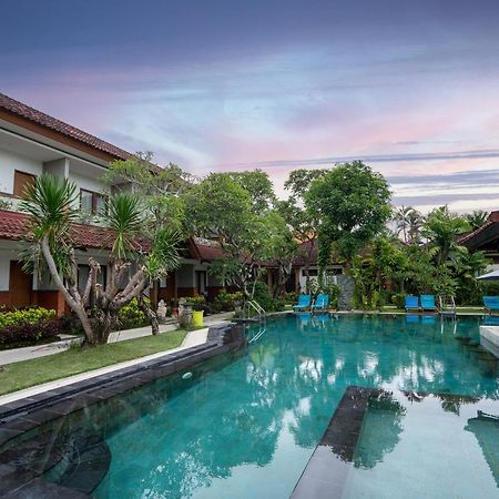 Hotel Sinar Bali Legian Esterno foto