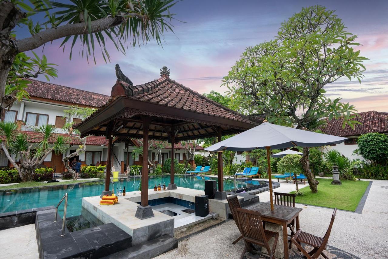 Hotel Sinar Bali Legian Esterno foto
