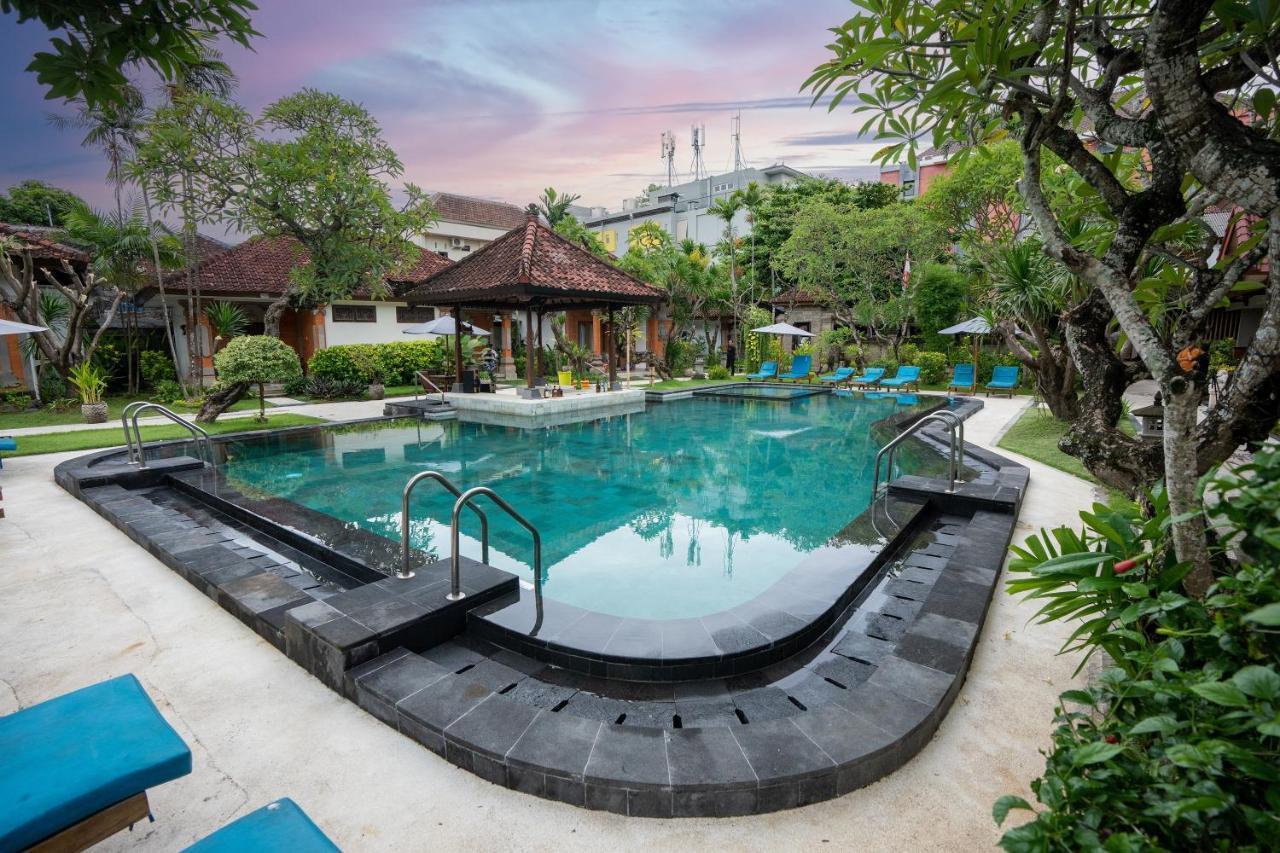 Hotel Sinar Bali Legian Esterno foto