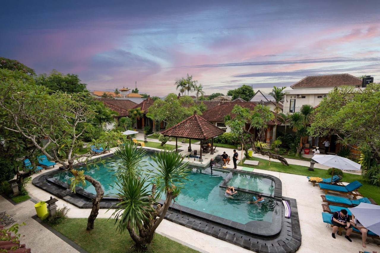 Hotel Sinar Bali Legian Esterno foto