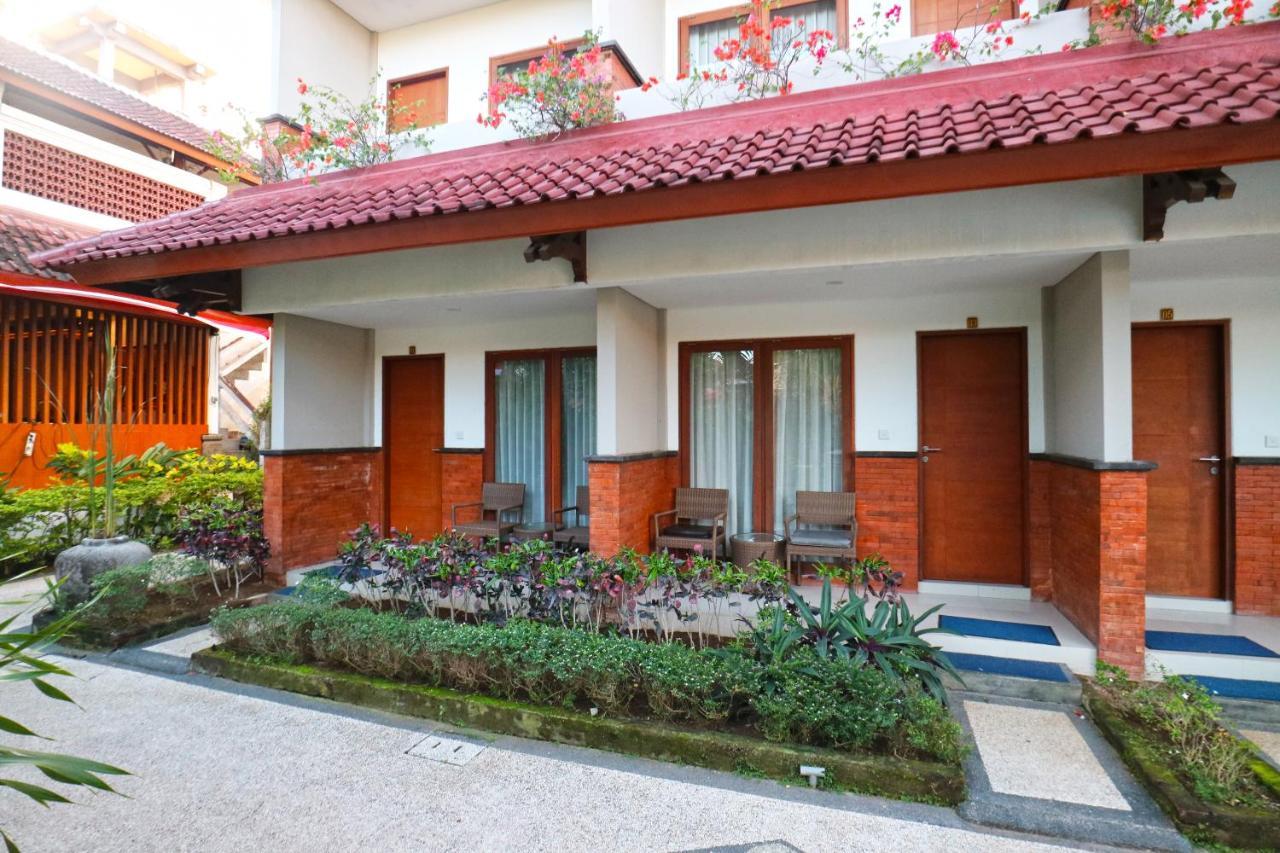 Hotel Sinar Bali Legian Esterno foto